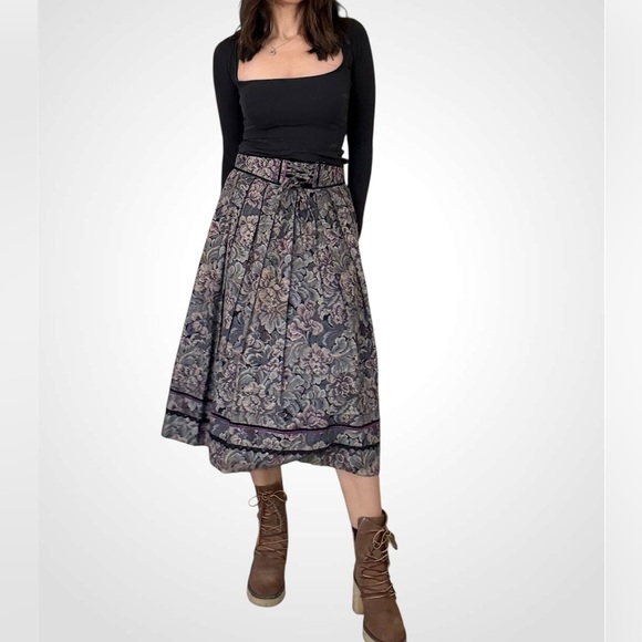 Vintage Dresses & Skirts - Vintage Austrian Made Tapestry Midi Skirt